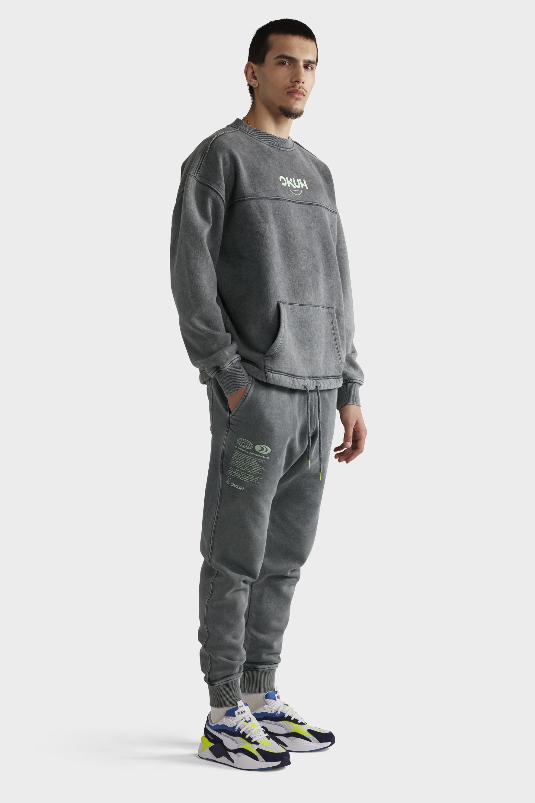 Universal Sweatshirt & Sweat Pant Set