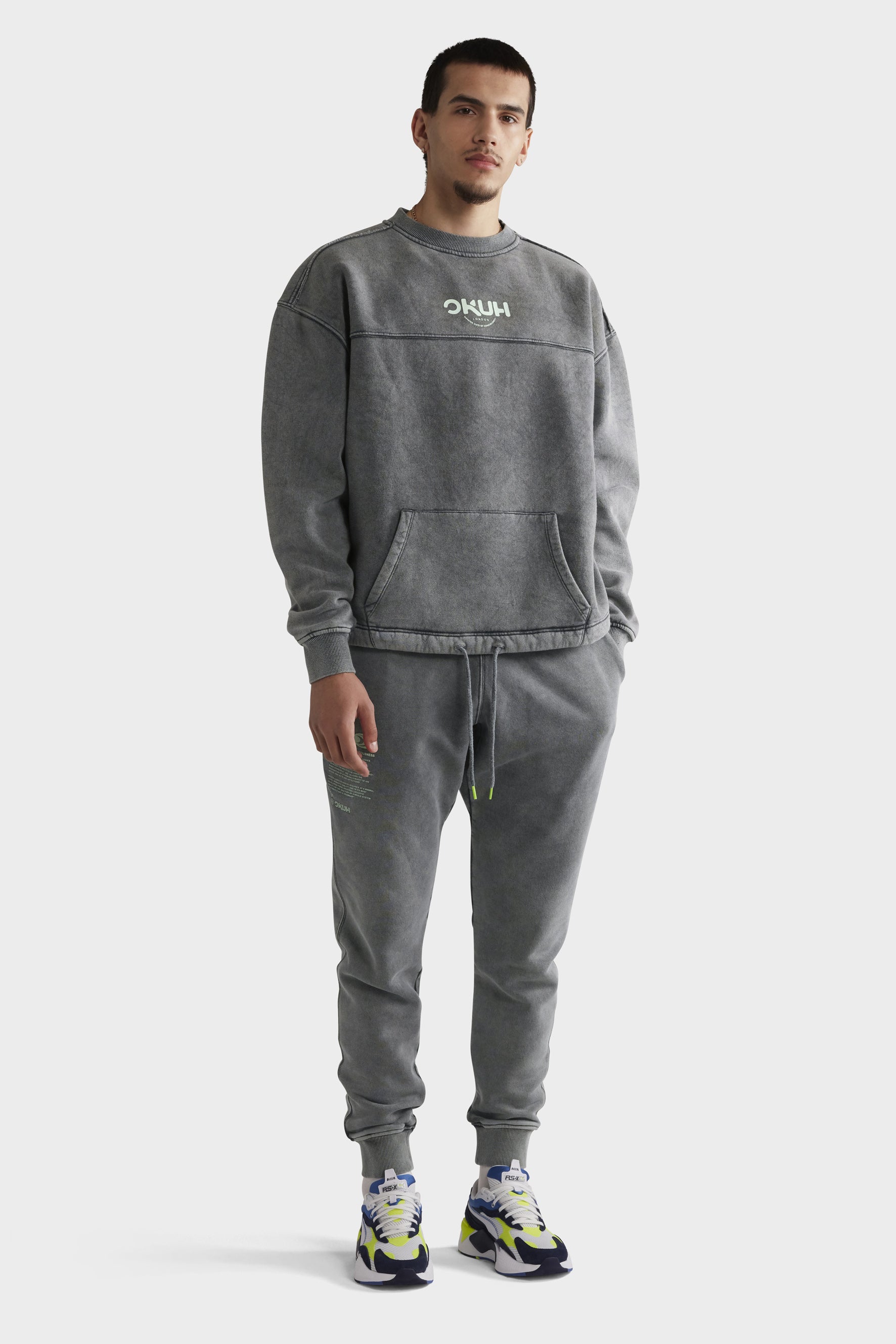 Universal Sweatshirt & Sweat Pant Set